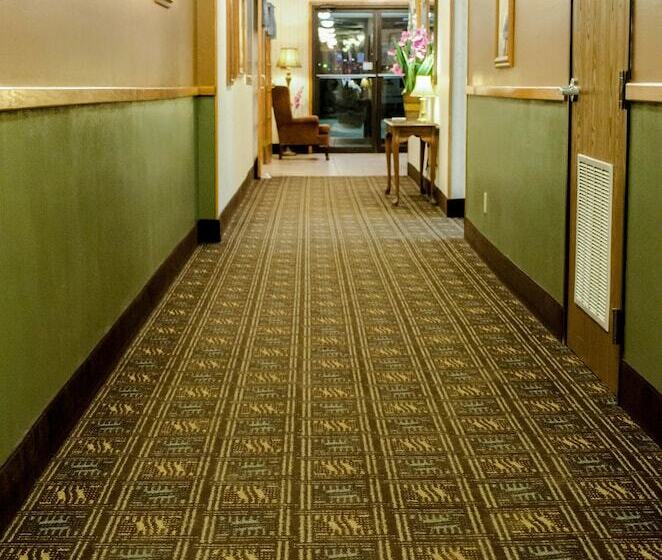 فندق Fireside Inn And Suites