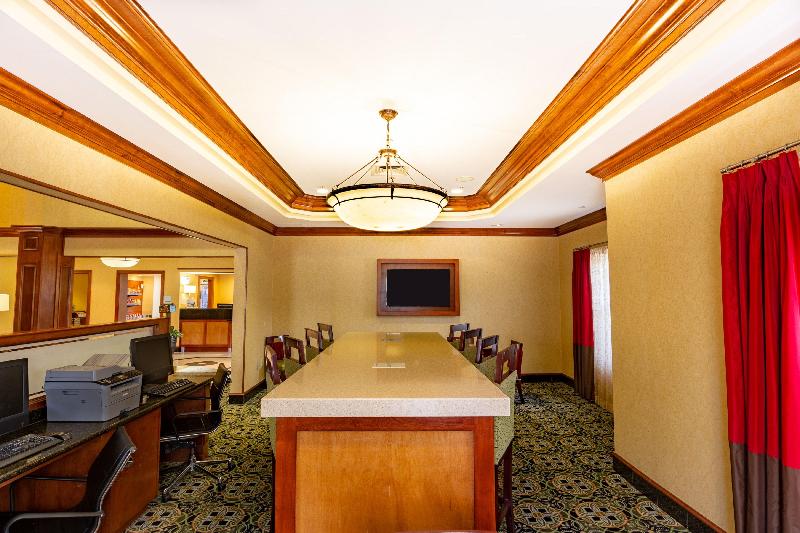 هتل Holiday Inn Express & Suites Williamsburg, An Ihg