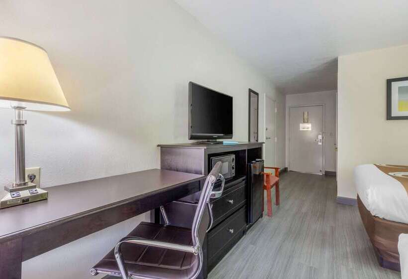 בית מלון כפרי Quality Inn Auburn Campus Area I85