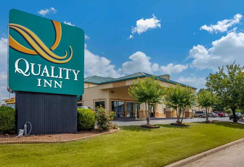 בית מלון כפרי Quality Inn Auburn Campus Area I85