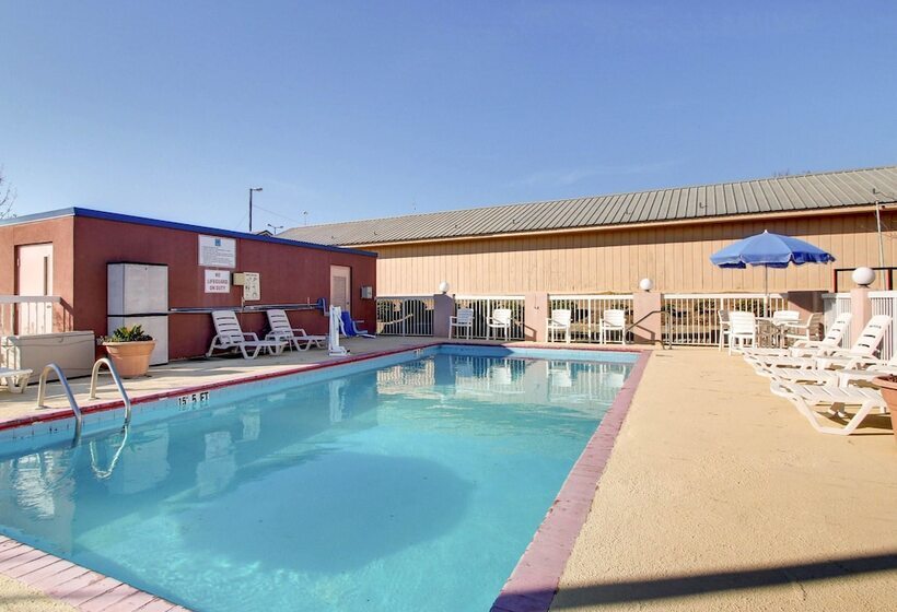 فندق Quality Inn