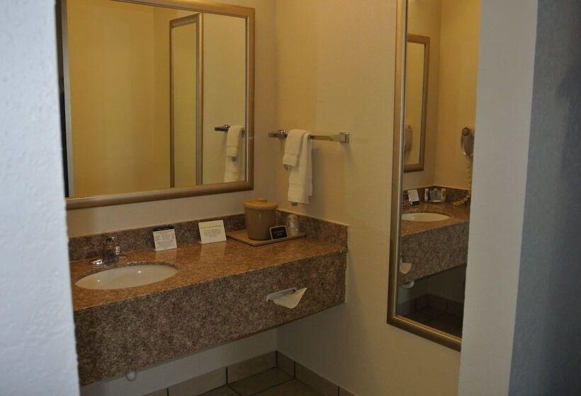 فندق Quality Inn Charleston   Sikeston