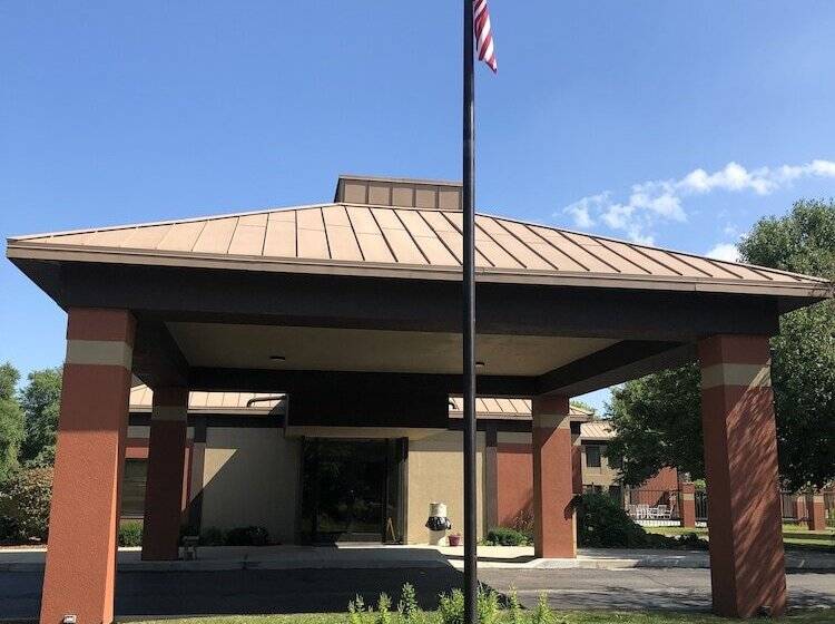 בית מלון כפרי Quality Inn Rochester South