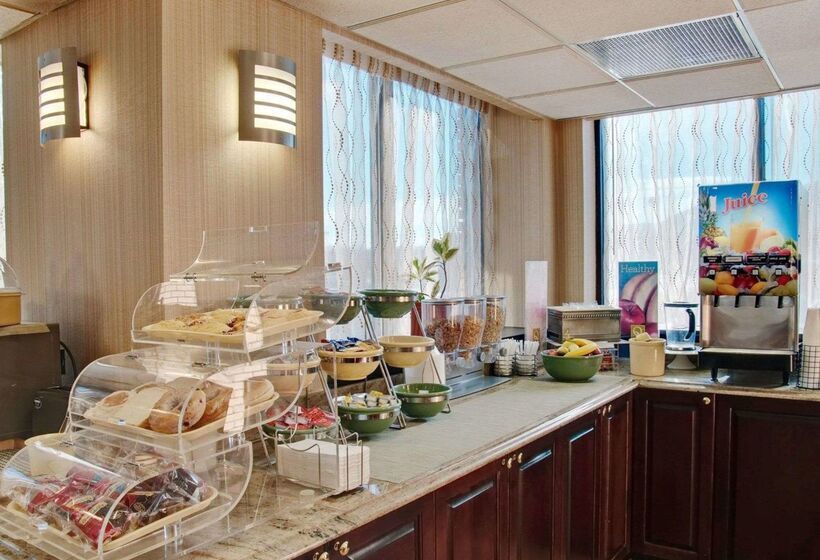 هتل Quality Inn Salem  I81