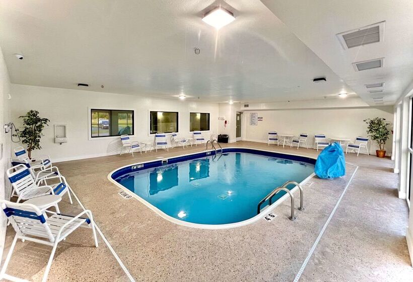 هتل Quality Inn & Suites Wisconsin Dells Downtown   Waterparks Area