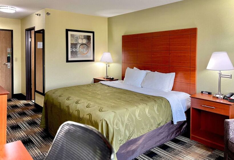 هتل Quality Inn & Suites Wisconsin Dells Downtown   Waterparks Area