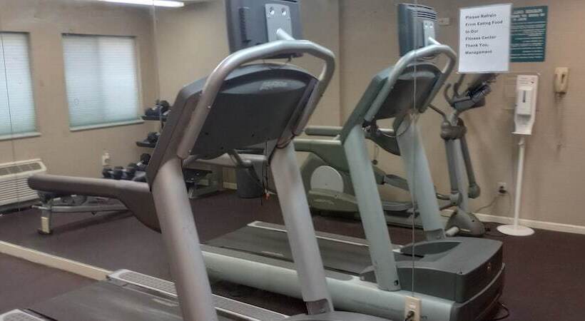 בית מלון כפרי Red Roof Inn Clifton Park