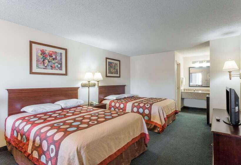 فندق Super 8 By Wyndham Slidell