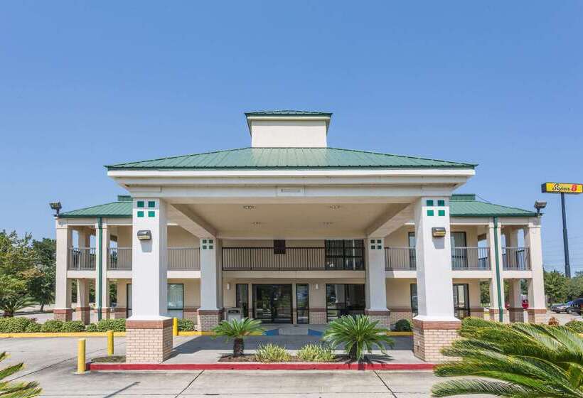 فندق Super 8 By Wyndham Slidell