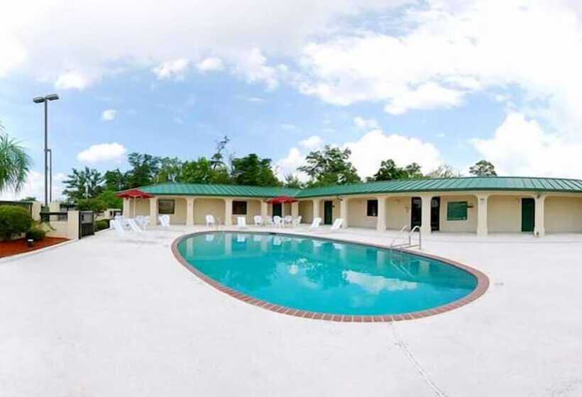 Motel 6 Waycross