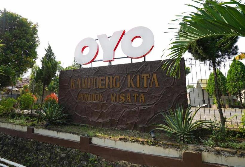 בית מלון כפרי Oyo 903 Kampoeng Kita