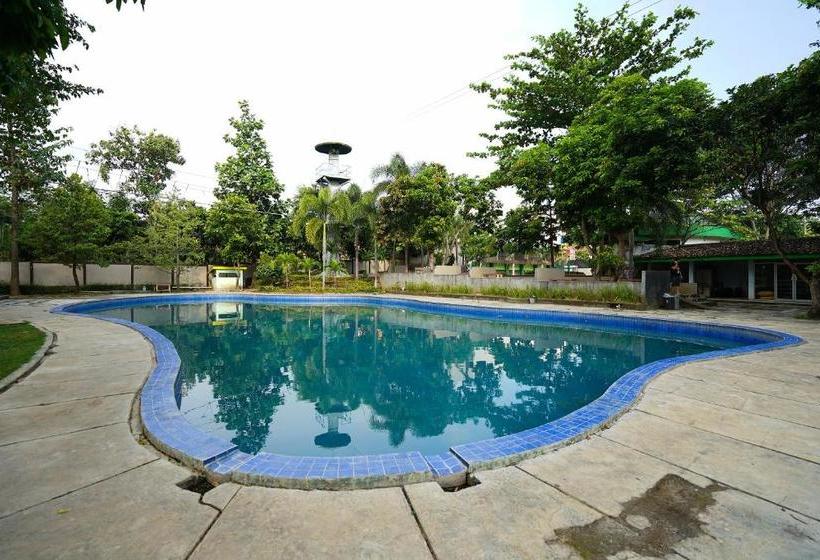 בית מלון כפרי Oyo 903 Kampoeng Kita