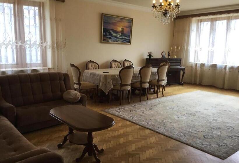 هاستل Luse Guest House