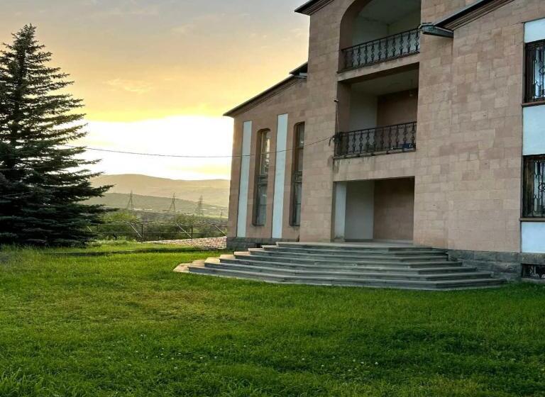 هاستل Luse Guest House