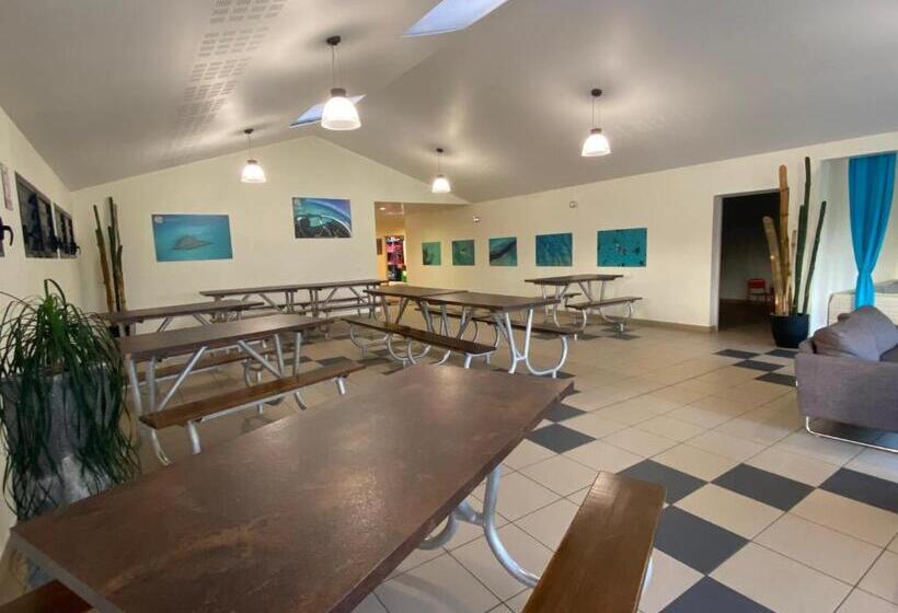 هاستل Auberge De Poé