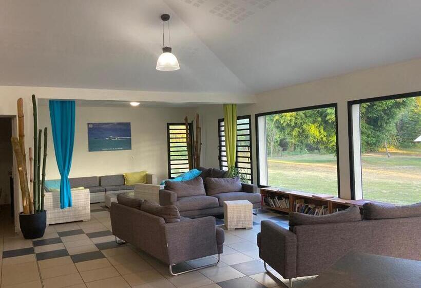 هاستل Auberge De Poé