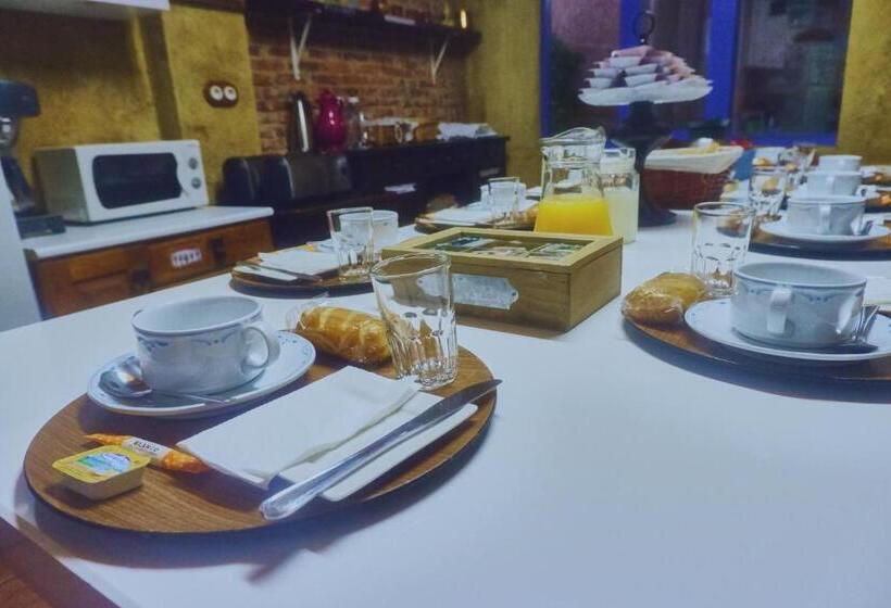 Albergue San Miguel   Sólo Para Peregrinos