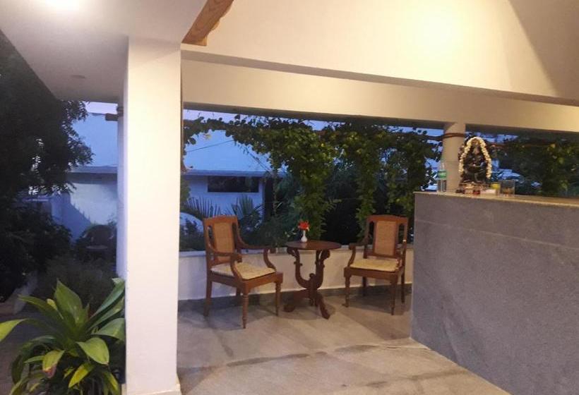 호텔 Alice Paradise By Moonrakers