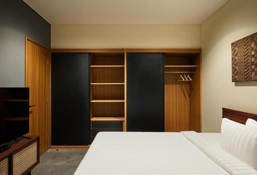 هتل Isoras Cikarang