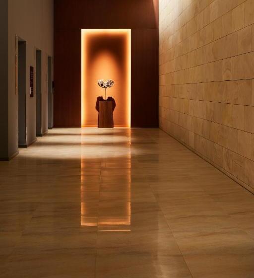 هتل Isoras Cikarang