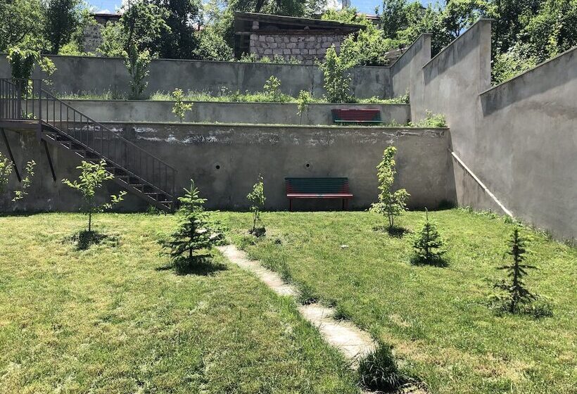 پانسیون Check Inn Dilijan