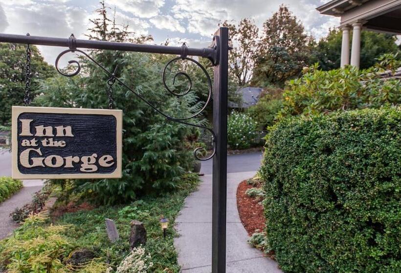 민박 Inn At The Gorge