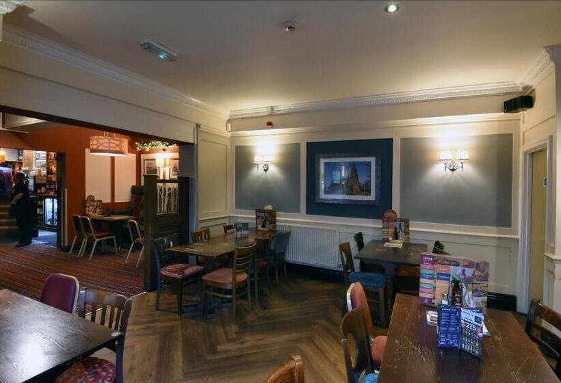 Отель Royal Oak By Greene King Inns