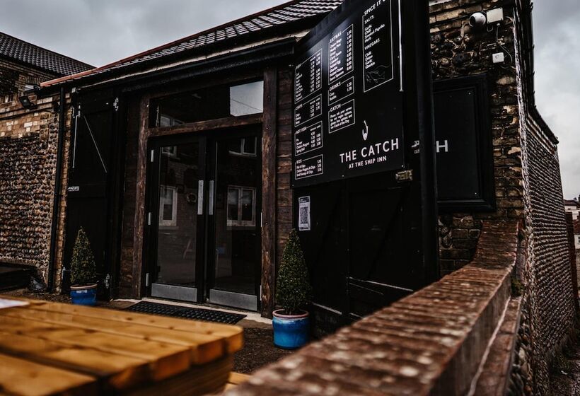 فندق The Ship Inn