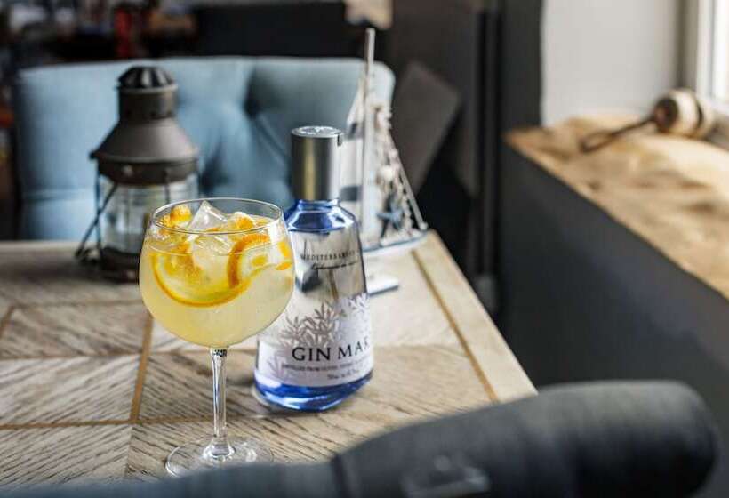 فندق The Ship Inn