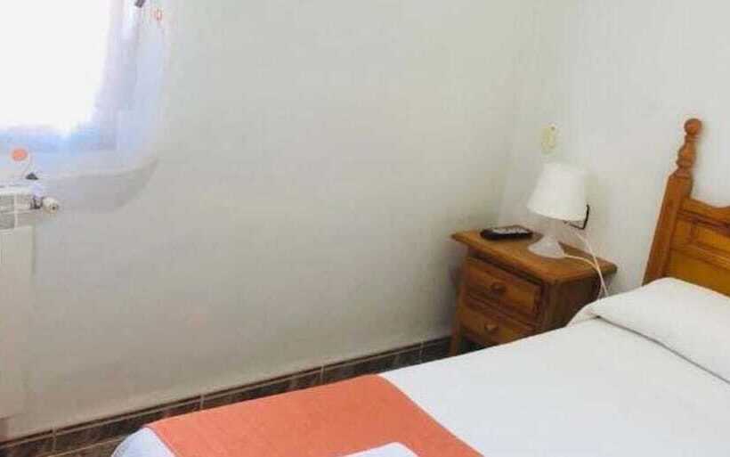 پانسیون Hostal Restaurante Taibilla