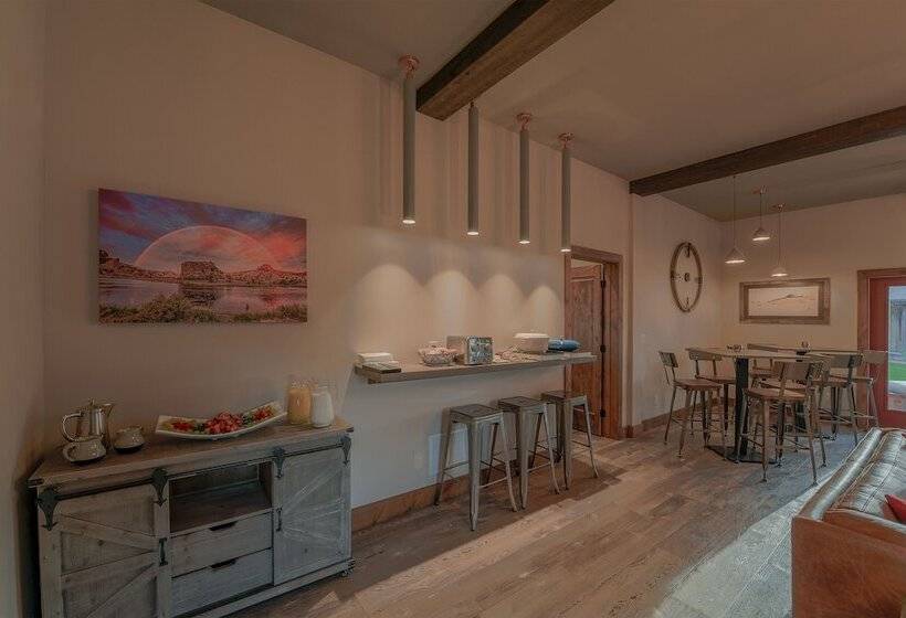旅馆 Golden Stone Inn
