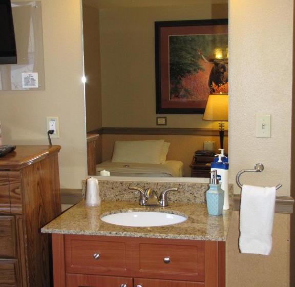 تختخواب و صبحانه Copper Whale Inn