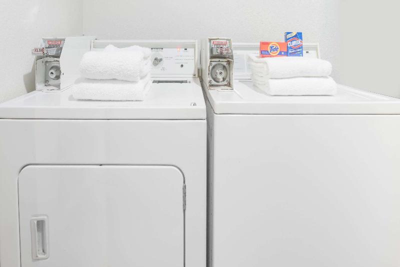 هتل Americas Best Value Inn & Suites Fort Worth South
