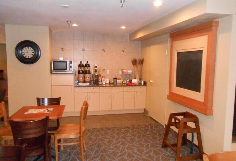 בית מלון כפרי Americinn & Suites Burnsville, Mn