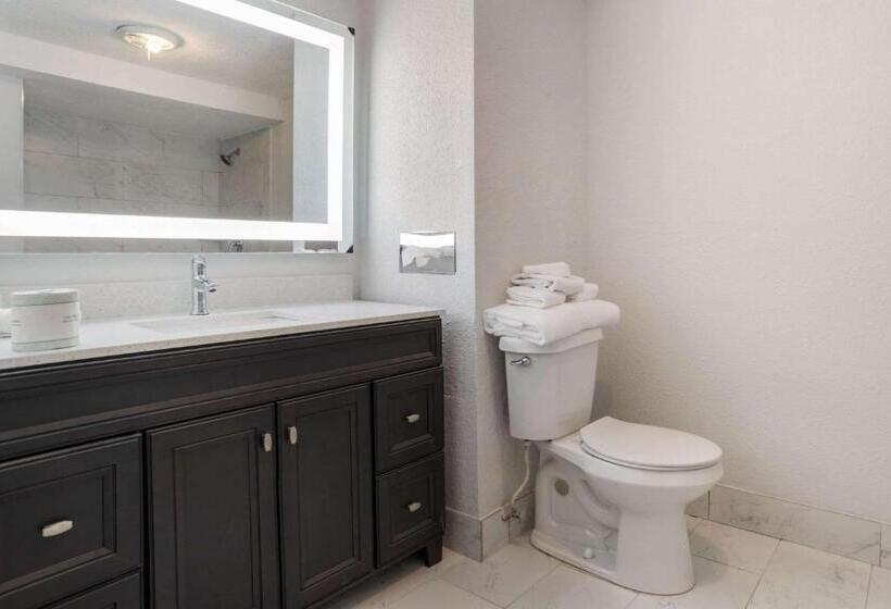 هتل Baymont By Wyndham Montgomery Al