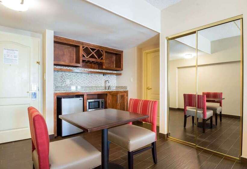 فندق Comfort Suites At Woodbridge