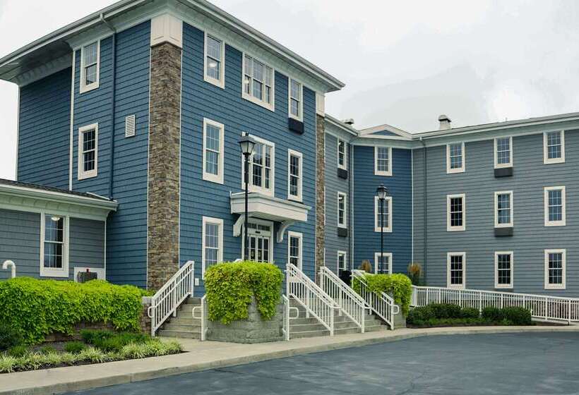 هتل Comfort Suites Chincoteague Island Bayfront Resort
