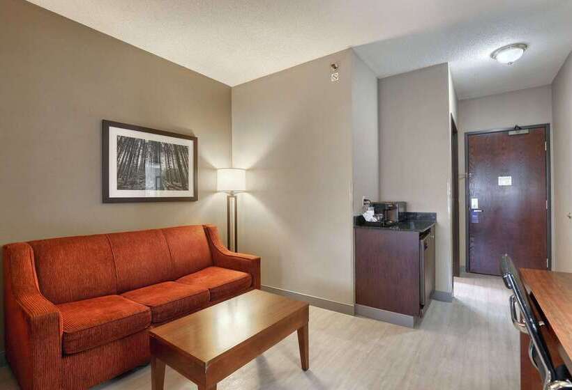 هتل Comfort Suites Madison West