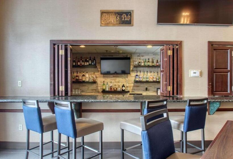 هتل Comfort Suites Madison West