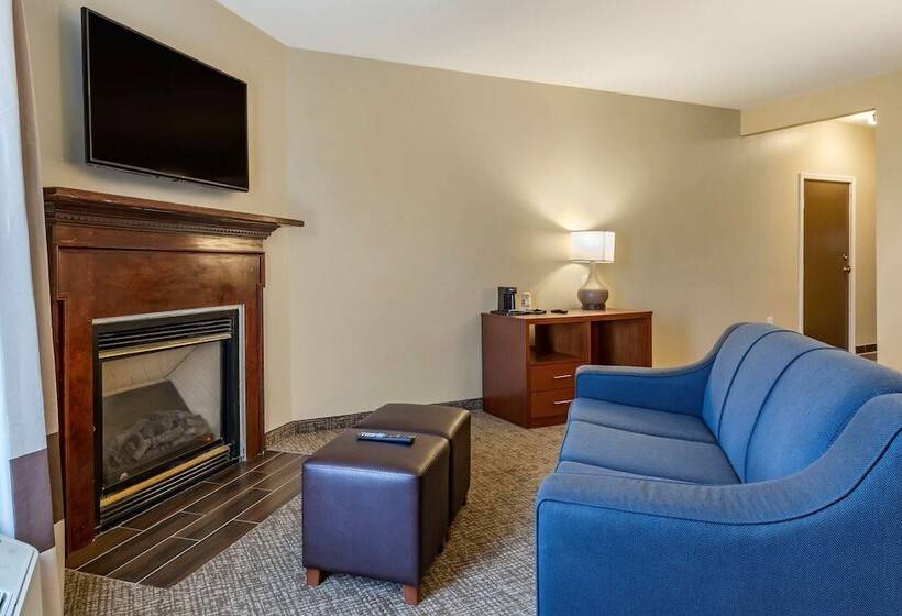 هتل Comfort Suites Near Camp Lejeune