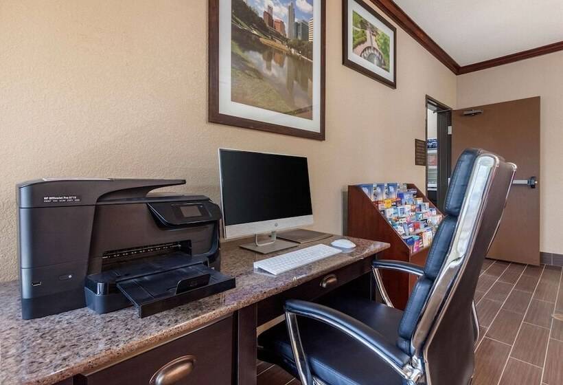 هتل Comfort Suites Omaha Eastcouncil Bluffs