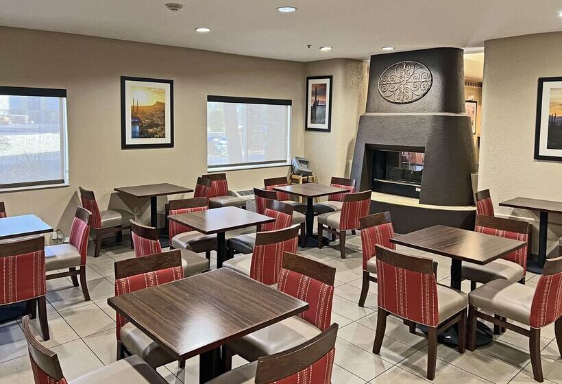בית מלון כפרי Comfort Suites Peoria Sports Complex
