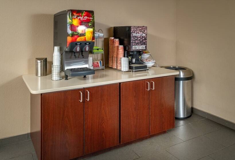 Отель Comfort Suites Prestonsburg West