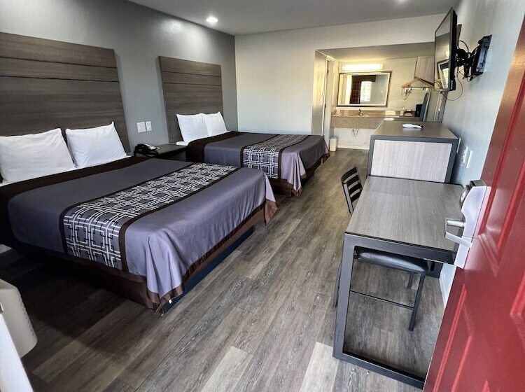 בית מלון כפרי Continental Inn And Suites