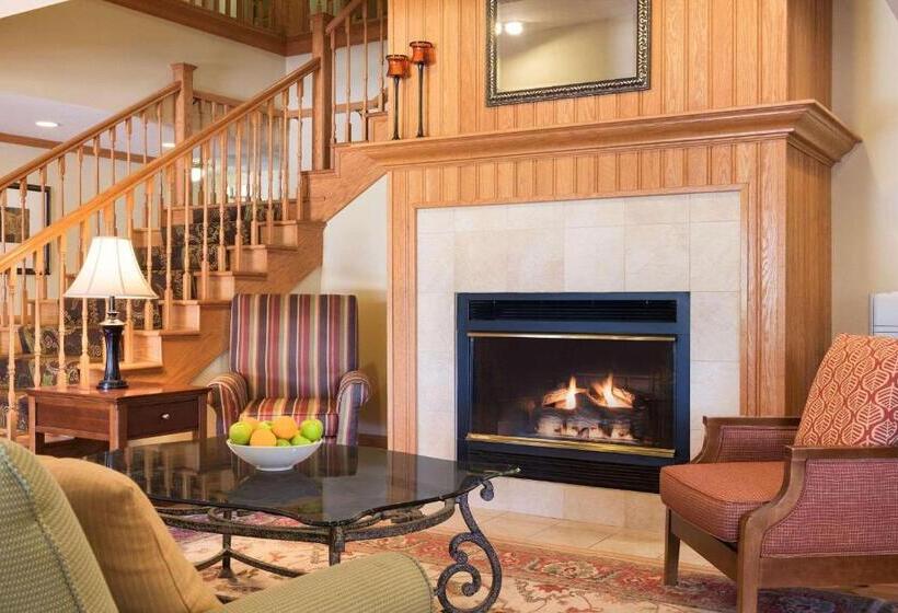 هتل Country Inn & Suites By Radisson, Davenport, Ia