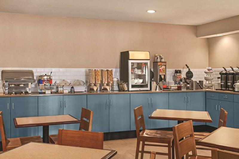 فندق Country Inn & Suites By Radisson, Buffalo, Mn