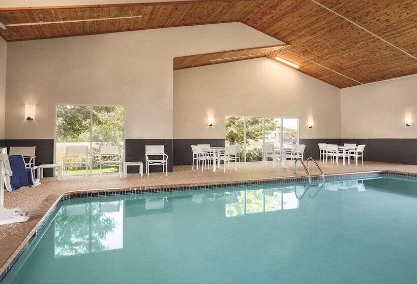 فندق Country Inn & Suites By Radisson, Buffalo, Mn