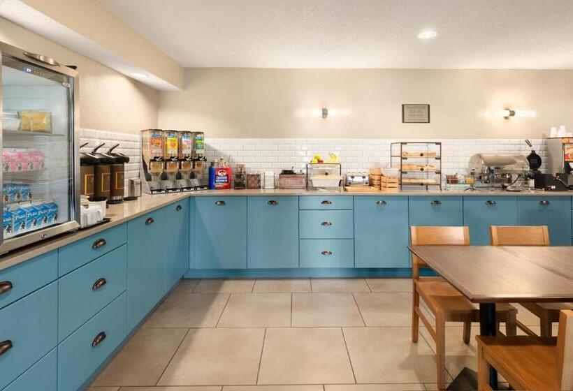 فندق Country Inn & Suites By Radisson, Chippewa Falls, Wi