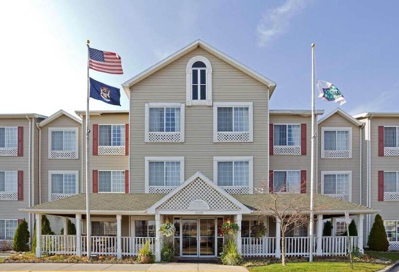 هتل Country Inn & Suites By Radisson, Grand Rapids Airport, Mi