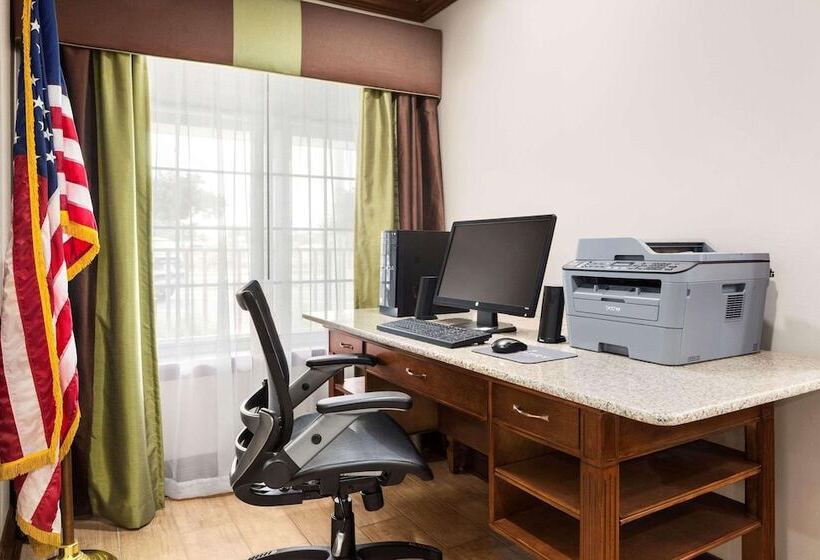 هتل Country Inn & Suites By Radisson, Grand Rapids Airport, Mi